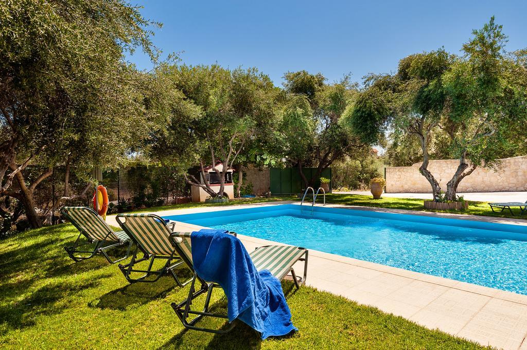 Villa Vallia - Villa Marina Kato Galatas Eksteriør billede
